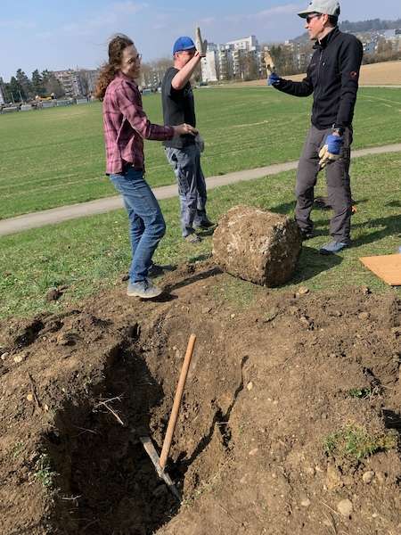 Entfernen des Betonsockels