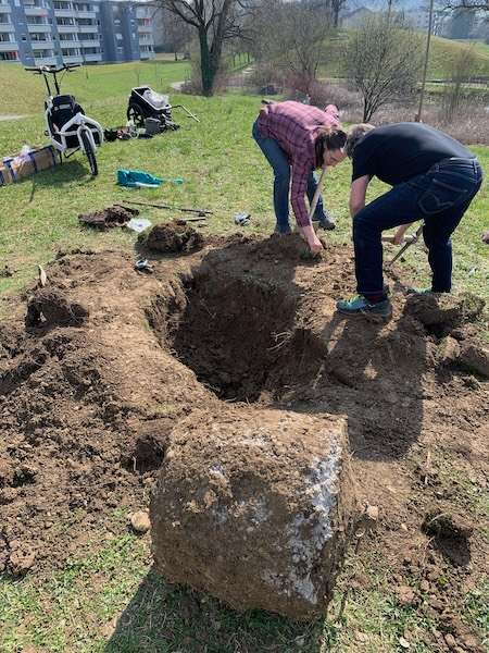 Entfernen des Betonsockels